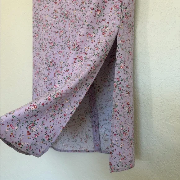 John Galt Floral Midi Skirt W/ Side Slit in Lavender. - Picture 4 of 10